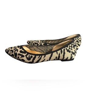 Corso Como 8 Knit Julia Flats Leopard Print Pointed Toe Classic Ballet B22
